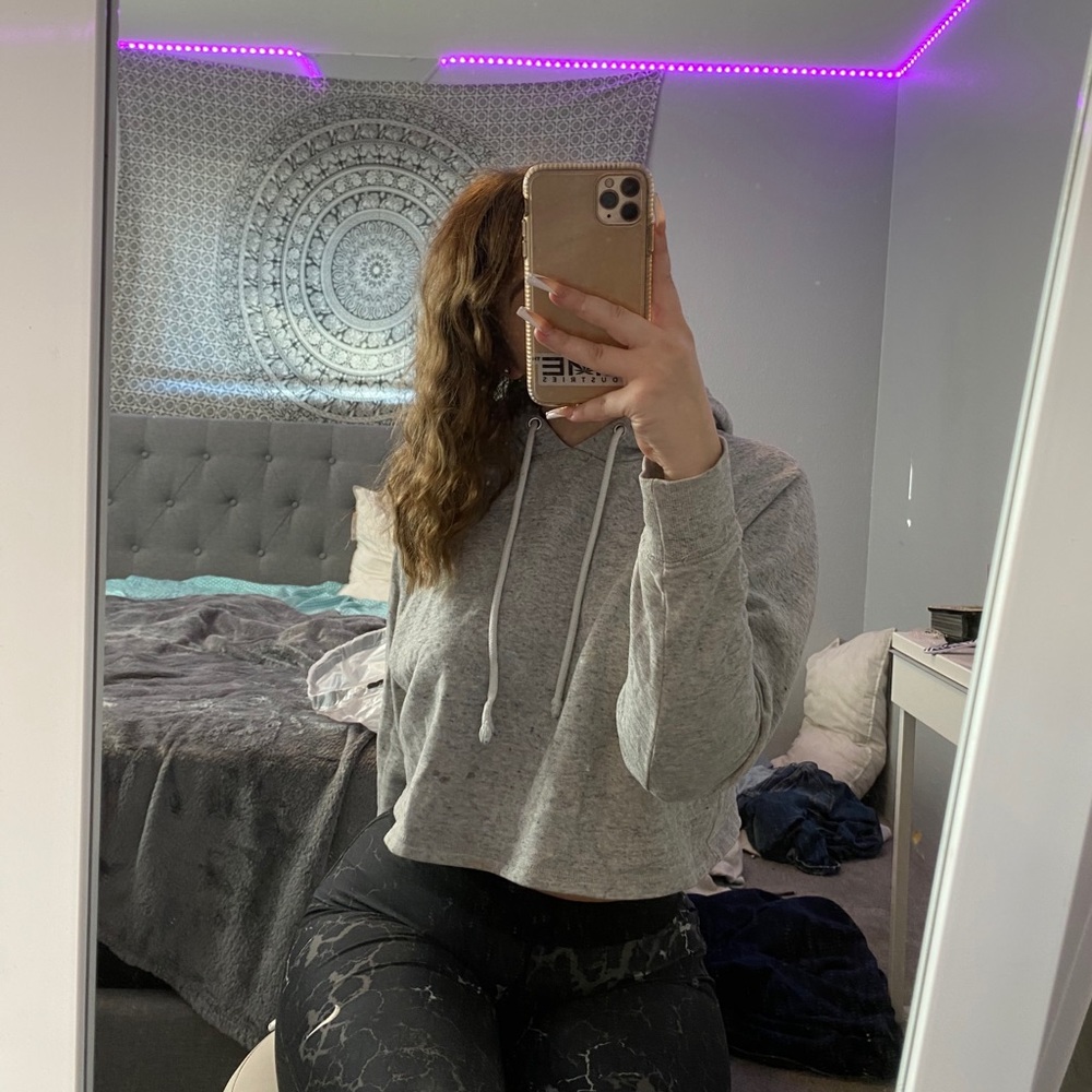 Crop top sweater